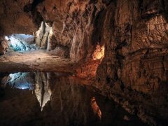 Девятый самый нижний этаж пещеры, подземное озеро